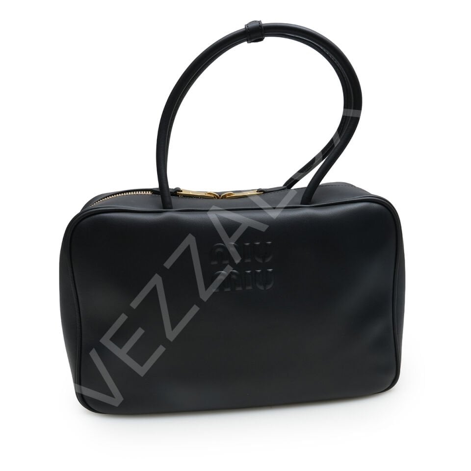 Miu Kare Deri 23*34*10 Standart Siyah Kadın Çanta