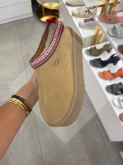 ugg 749 kırmızı sandal