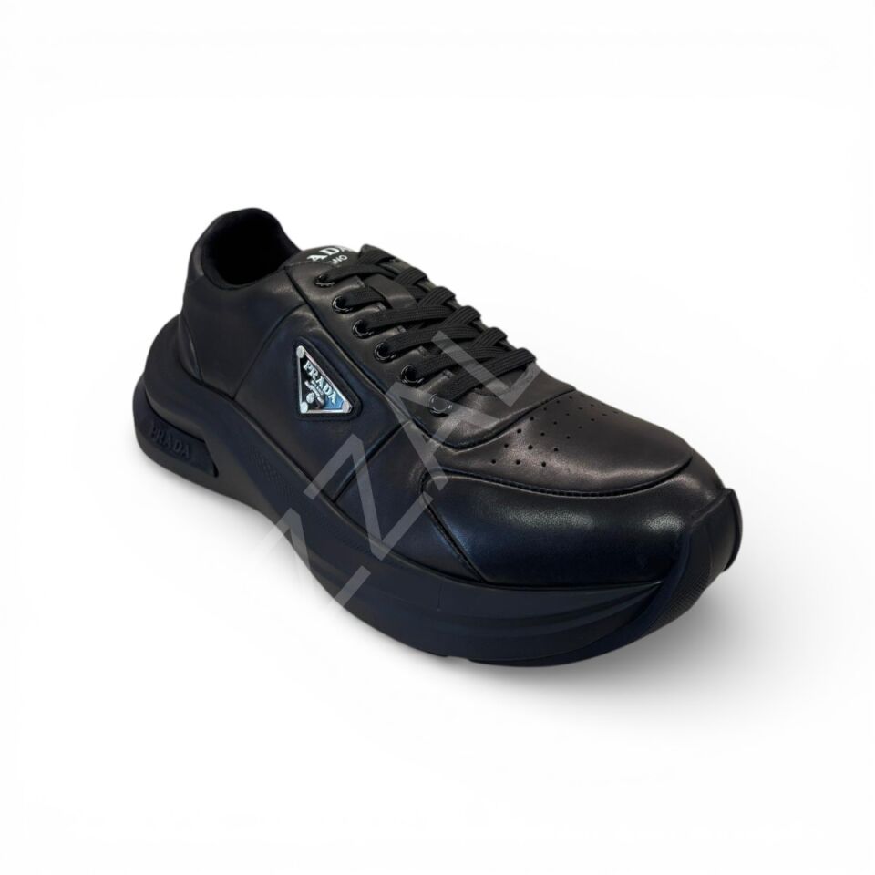 Prada 965 Siyah Beyaz Yazılı Erkek Ayakkabı