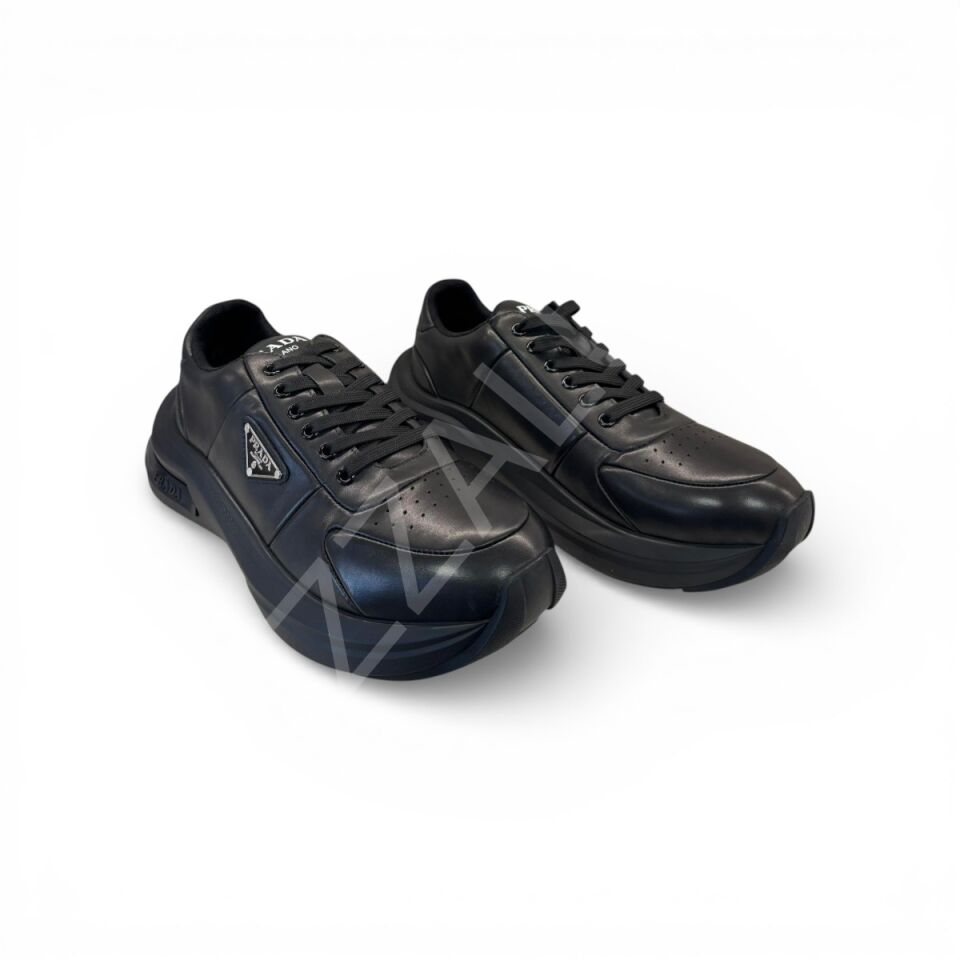 Prada 965 Siyah Beyaz Yazılı Erkek Ayakkabı