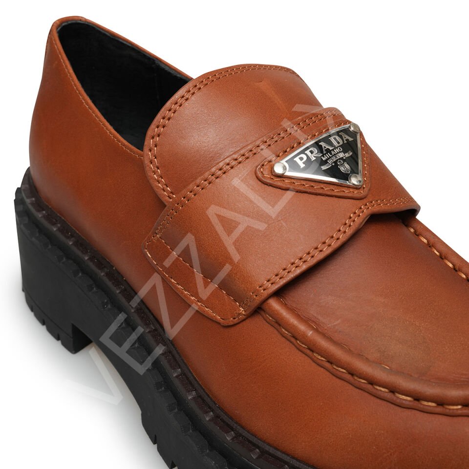 Prada 627 Düz Kahve Loafer Kadın Ayakkabı